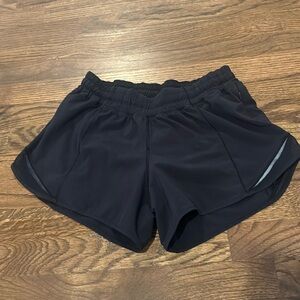 Lululemon Hotty Hot shorts 🍋